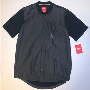 Men’s Nike shirt